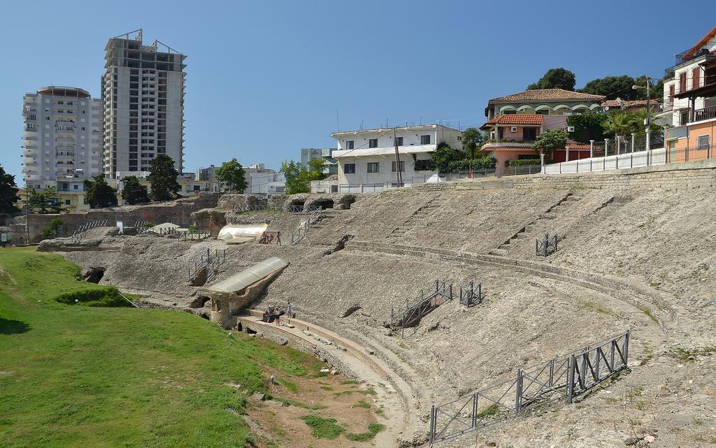 Maksimilian apartament Durres Bagian luar foto